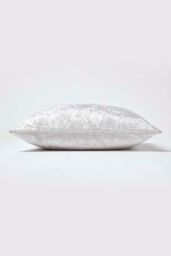 Homescapes Luxury Crushed Velvet Cushion Cover in Light Beige - Size: 45 cm x 45 cm - thumbnail 3
