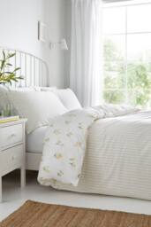Dreams & Drapes 'Ditsy Floral Seersucker' Textured Duvet Cover Set in Yellow - Size: Single - thumbnail 4