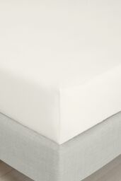 Bianca 200 Thread Count Cotton Percale 32cm Depth Sheet in Cream - Size: King Fitted