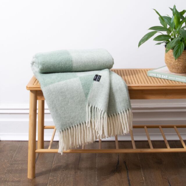 Native Natural Checkerboard Green Wool Blanket - Size: Large - image 1