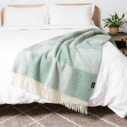 Native Natural Checkerboard Green Wool Blanket - Size: Large - thumbnail 2
