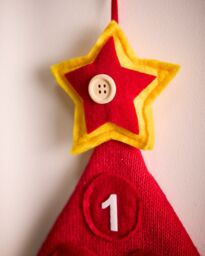 Dibor Luxury Jolly Santa Handing Christmas Advent Calendar for kids in White - thumbnail 6