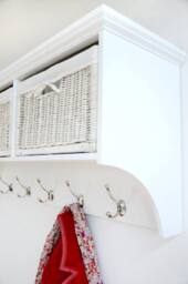 Statement Furniture Tetbury Large Hallway Coat Rack / Shelf with Wicker Storage Baskets in White - thumbnail 4