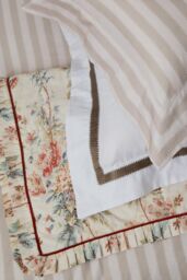 Sanderson 'Regency Aperigon' Cotton Sateen Duvet Cover Set in Medium Beige - Size: Double - thumbnail 5
