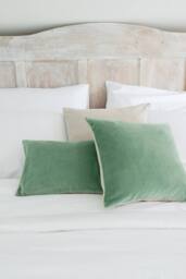 CHRISTY Luxury Filled Velvet 'Jaipur' Rectangle Cushions in Jade - Size: 30 cm x 50 cm - thumbnail 2