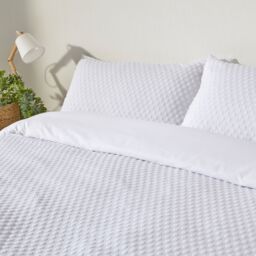 The Linen Yard Polka Tufted 100% Cotton Duvet Cover Set in White - Size: Single - thumbnail 2