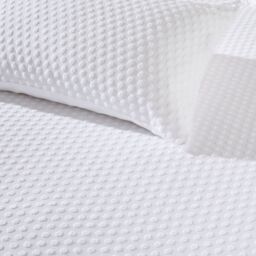 The Linen Yard Polka Tufted 100% Cotton Duvet Cover Set in White - Size: Single - thumbnail 3