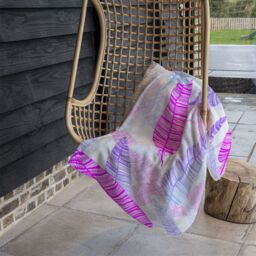 Benjamin Tate Design Purple Feathers Blanket in Natural - Size: 120 cm x 150 cm - thumbnail 4