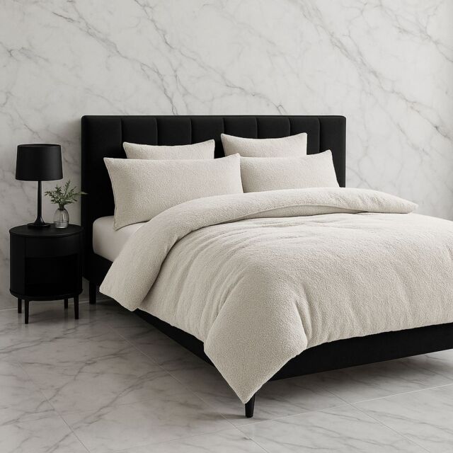 Snug City Teddy Bear Fleece Soft Cosy Duvet Cover + Pillow Case Set in Cream - Size: King - image 1