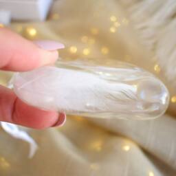 Amaya Rose Ltd Personalised Feather Bauble. Christmas Tree Decoration Keepsake in Clear - thumbnail 7