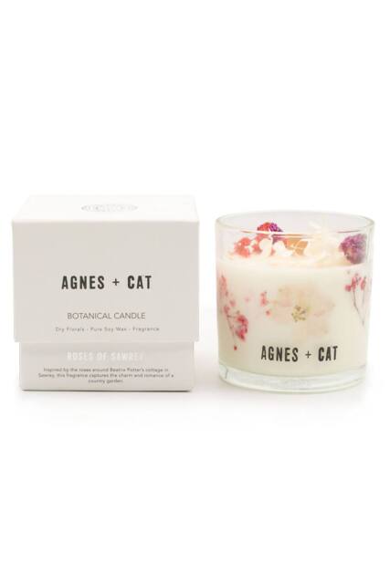 KDMD Agnes & Cat Botanical Soy Wax Candle Roses of Sawrey in White - image 1