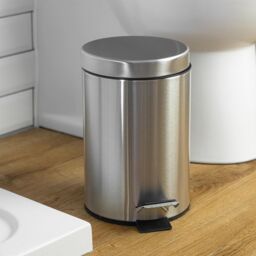 Harbour Housewares 2x Round Bathroom Pedal Bins - 3L Stainless Steel Slim Rubbish Dustbin in Metallic Silver - thumbnail 6