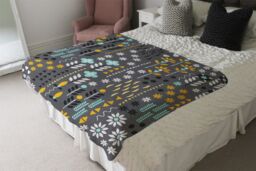 Benjamin Tate Design Flower Print Blanket in Natural - Size: 120 cm x 150 cm - thumbnail 3