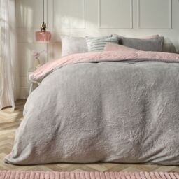 OHS Reversible Teddy Duvet Cover with Pillowcase in Light Pink - Size: Single - thumbnail 2