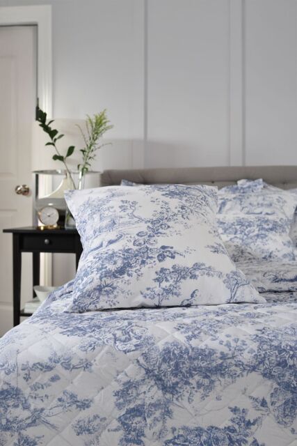 The Lyndon Company Toile de Jouy Square 45cm x 45cm Filled Cushion in Blue - Size: 45 cm x 45 cm