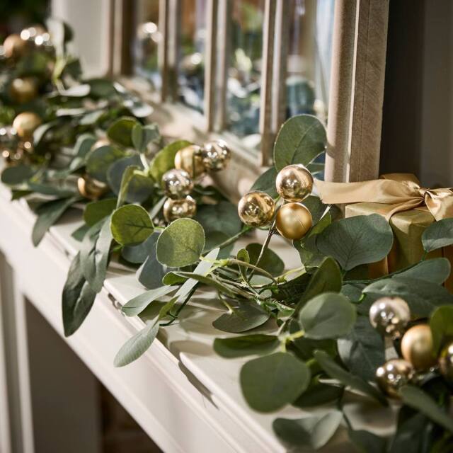 Dibor Eucalyptus Sparkle Xmas Table Decor Christmas Garland 2m - Size: Large - image 1