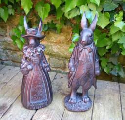 Inspirational Gifting Mr & Mrs Rabbit Sculpture Garden Ornament in Bronze - thumbnail 2