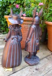 Inspirational Gifting Mr & Mrs Rabbit Sculpture Garden Ornament in Bronze - thumbnail 6