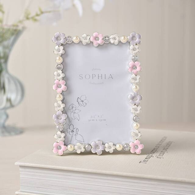 "Sophia Classic Collection Classic Daisy 3.5"" x 5"" Frame - Pastel in White" - image 1