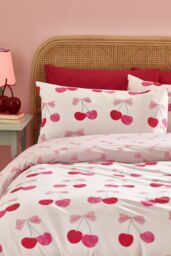 Catherine Lansfield 'Cherries & Bows' Reversible Duvet Cover Set in Pink - Size: King - thumbnail 3