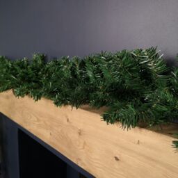 Samuel Alexander Premier 270cm (9ft) x 25cm Plain Green Christmas Garland Decoration - Size: 270 cm (9ft) x 25 cm - thumbnail 5