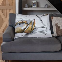 Benjamin Tate Design Golden Roses Blanket in Natural - Size: 120 cm x 150 cm - thumbnail 2