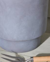 Dibor Medium Light Grey Fibre Clay Indoor Outdoor Garden Planter Houseplant Flower Plant Pot H30 x Dia30cm - thumbnail 5