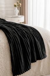 Dyzi Large Supersoft Ribbed Jacquard Fleece Throw Blanket 200 x 240cm in Black - Size: 200 cm x 240 cm - thumbnail 5