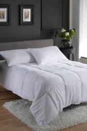 The Lyndon Company Hotel Premium Soft Touch 10.5 Tog All Year Round Duvet in White - Size: Super King - thumbnail 2