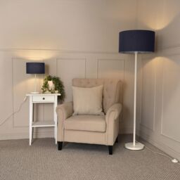 ValueLights Charlie White Single Stem Floor Lamp with Fabric Drum Lamp Shade & LED Bulb in Navy - thumbnail 5