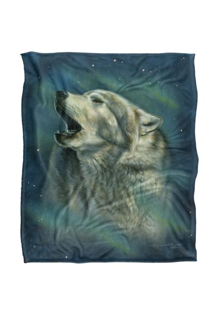 JQ Licensing Rl-Jp Howling Wolf Aurora Silky Touch Super Soft Throw Blanket 152 X 127 cm in White - image 1