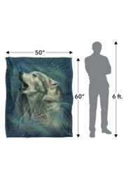 JQ Licensing Rl-Jp Howling Wolf Aurora Silky Touch Super Soft Throw Blanket 152 X 127 cm in White - thumbnail 5