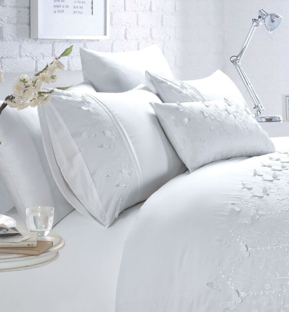 Rapport Home Papillon Polycotton Duvet Cover Set with Pillowcase in White - Size: King - image 1