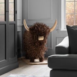 Voyage Maison Large Highland Cow Willow Wooden Sculpture in Walnut - thumbnail 2