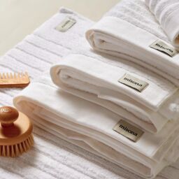 Misona Luxury Ribbed Bath Towel - 100% GOTS Cotton in White - thumbnail 3
