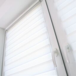 Furnished Day & Night Roller Blind Zebra Striped Window Blinds in Grey - Size: 120 cm width x 165 cm drop - thumbnail 5