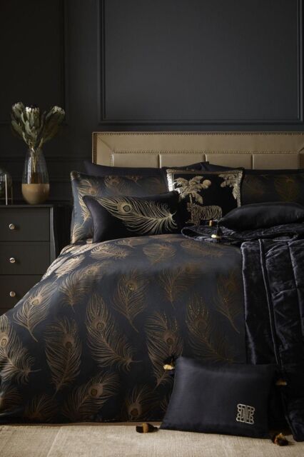 Laurence Llewelyn-Bowen 'Dandy' Decadent Metallic Feather Design Duvet Cover Set in Black - Size: Double - image 1
