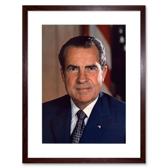 "Artery8 Wall Art Print US President Richard Nixon Portrait Photo Artwork Framed 9X7 Inch in Brown - Size: W7"" x H9""" - image 1