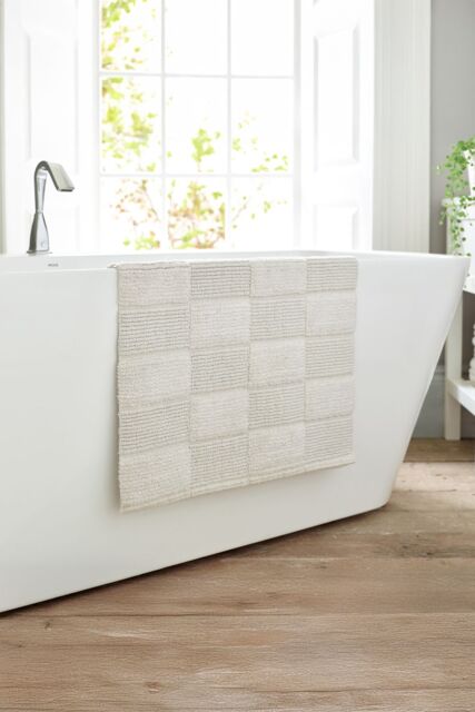 The Lyndon Company Egyptian Spa 1600gsm Cotton Bath Mat - Ultra Plush, Absorbent, Luxury Spa Feel - 55x85cm in Silver - image 1