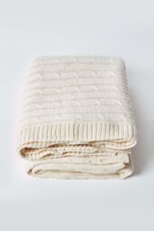 Homescapes Cotton Cable Knit Throw Soft & Cosy Vintage Blanket in Natural - Size: 130 cm x 170 cm - thumbnail 3