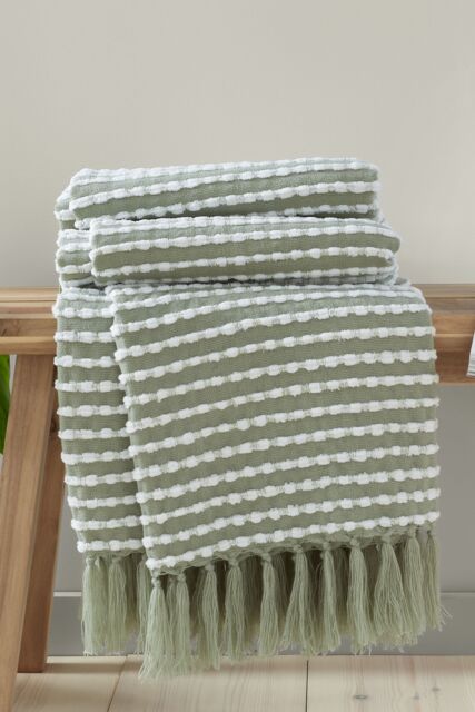 Catherine Lansfield 'Stab Stitch' Blanket Throw in Green - Size: 125 cm x 150 cm - image 1