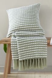Catherine Lansfield 'Stab Stitch' Blanket Throw in Green - Size: 125 cm x 150 cm - thumbnail 4