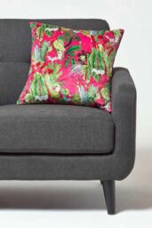 Homescapes Hot Pink Tropical Leaf Velvet Cushion 46 x 46 cm - thumbnail 3