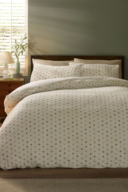 Catherine Lansfield 'Cosy Spot' Fleece Duvet Cover Set Cream - Size: Single - image 1