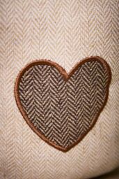 Dibor Traditional Delphina Heart Door Stopper Decorative Door Stop in Brown - thumbnail 2