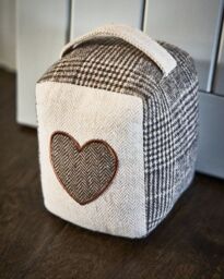 Dibor Traditional Delphina Heart Door Stopper Decorative Door Stop in Brown - thumbnail 4