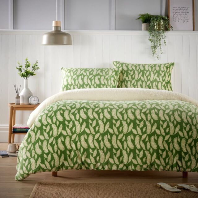 New Edge Blinds Floral Leaves Printed Teddy Duvet Set in Green - King - Size: Double