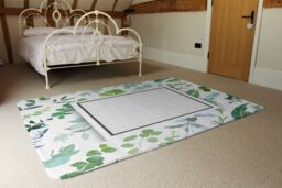 Benjamin Tate Design Green Leaves Designer Rug in Natural - Size: Large - thumbnail 3