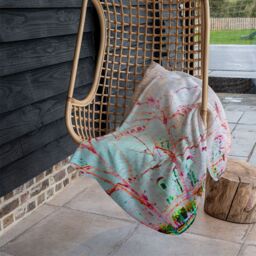 Benjamin Tate Design Red Tree In London Blanket in Natural - Size: 120 cm x 150 cm - thumbnail 4