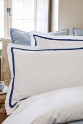 CHRISTY 'Beaumont' Luxury Cotton Percale Hotel Duvet Cover Sets in Navy - Size: Double - thumbnail 4